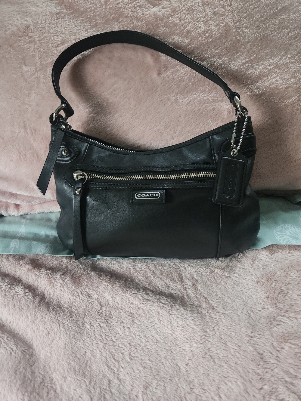 Vintage Coach Classic Black Leather Shoulder Bag 🖤